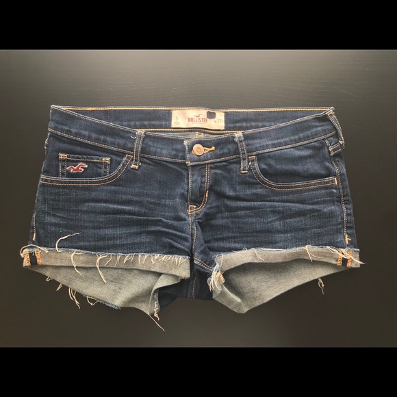 Hollister jean shorts (dark wash) - Picture 3 of 5